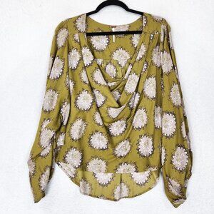 Free People Shirt Womens Small Green Cowling Around Long Sleeve Lightweight